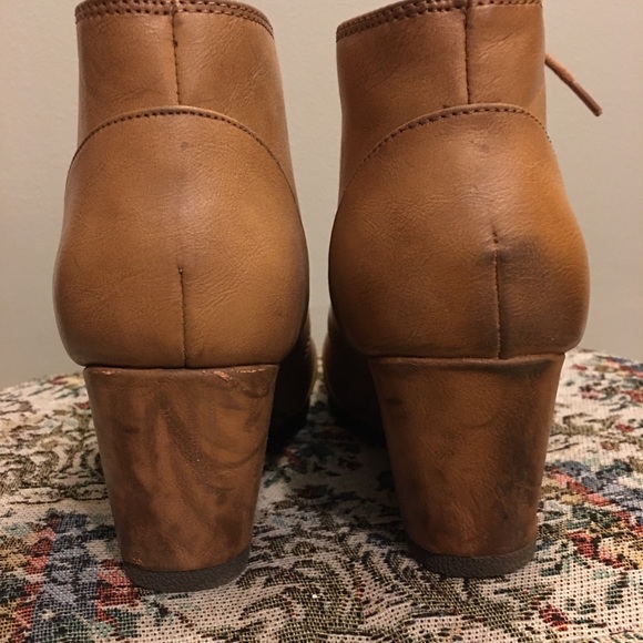 Size 10 wedge lace up booties - Picture 3 of 7